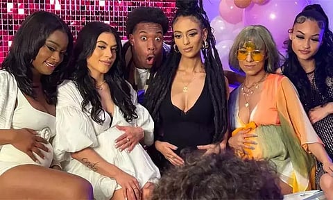 5 பெண்களை கர்ப்பமாக்கிய 2கே கிட் … ஒரே நேரத்தில் 5 பேருக்கும் வளைகாப்பு நடத்தி அசத்தல்...!