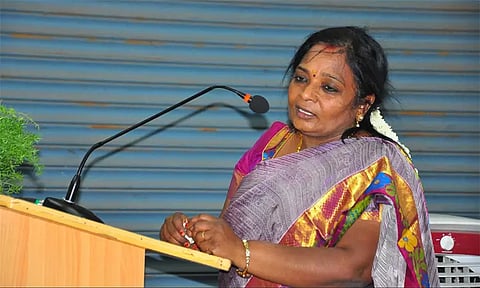 திமுக இளைஞர் அணி மாநாடு: வாரிசுகளுக்கே அரியணையா? - கவர்னர் தமிழிசை விமர்சனம்