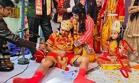 அனுமன் வேடமணிந்து நடித்தவர் மேடையிலேயே உயிரிழப்பு