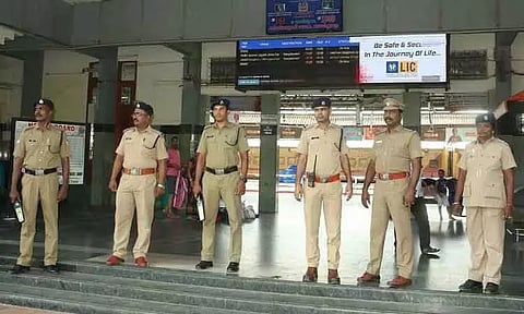 குடியரசு தின விழா: ரெயில் நிலையங்களில் பலத்த பாதுகாப்பு