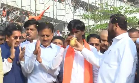 இட ஒதுக்கீட்டு கோரிக்கையை மராட்டிய அரசு ஏற்றது.. உண்ணாவிரதத்தை நிறைவு செய்த மராத்தா சமூக தலைவர்