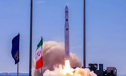 ஈரான்: 3 செயற்கைக்கோள்களை வெற்றிகரமாக ஏவி சாதனை