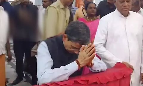 நாகை வேளாங்கண்ணி ஆரோக்கிய மாதா பேராலயத்தில் கவர்னர் ஆர்.என்.ரவி வழிபாடு