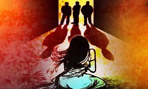 தங்கும் விடுதியில் 17 வயது சிறுமியை பலாத்காரம் செய்த 4 பேர் - கடலூரில் பரபரப்பு