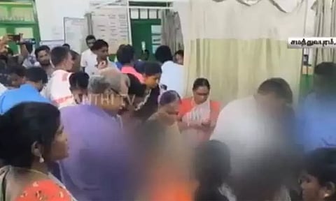 அரசு தொடக்கப்பள்ளியில் வழங்கப்பட்ட காலை உணவில் பல்லி - 13 குழந்தைகள் மருத்துவமனையில் அனுமதி