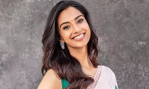 Image Credits : Instagram.com/meenakshichaudhary006