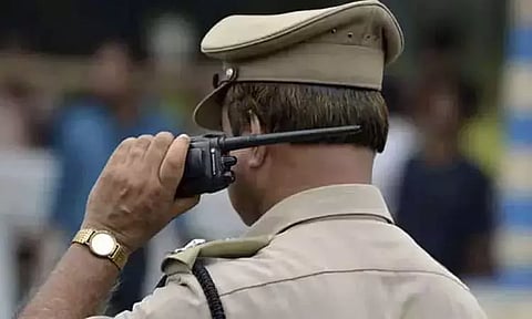 குழந்தைகளின் பள்ளிக் கட்டணம் செலுத்த பணம் கேட்ட மனைவி.. கணவன் செய்த கொடூரம்