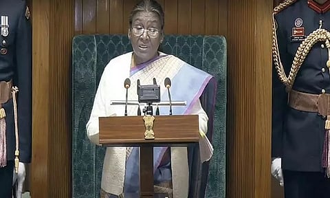 மேக் இன் இந்தியாவை நோக்கி உலகமே ஈர்க்கப்படுவதாக ஜனாதிபதி திரவுபதி முர்மு பெருமிதம்