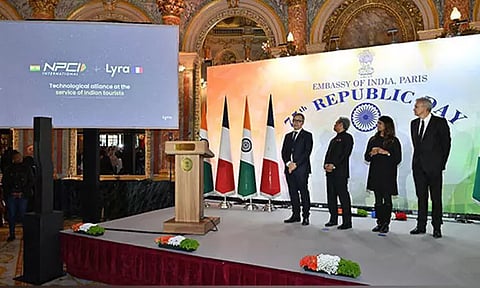 பிரான்ஸ்: ஈபில் டவரில் யு.பி.ஐ. பரிவர்த்தனை சேவை அறிமுகம்