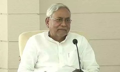 அத்வானிக்கு 'பாரத ரத்னா' விருது - தொலைபேசியில் தொடர்பு கொண்டு நிதிஷ் குமார் வாழ்த்து