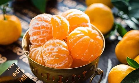 ஆரஞ்சு பழத்தோடு இந்த உணவை எல்லாம் சாப்பிடாதீங்க.. ஏன் தெரியுமா?