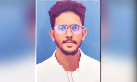 ஓரினச்சேர்க்கையில் ஈடுபட்டதை வீடியோ எடுத்து மிரட்டல்: கல்லூரி மாணவர் படுகொலை - திடுக்கிடும் தகவல்