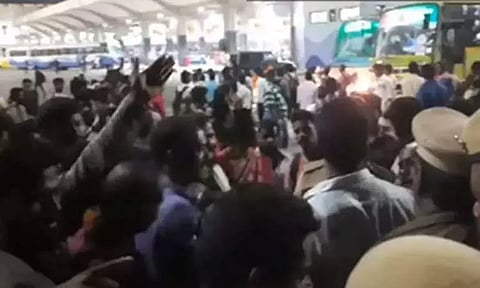 நேற்றைய தினம் கூடுதலாகவே பேருந்துகள் இயக்கம் - தமிழக அரசு