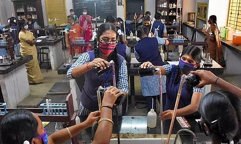 12-ம் வகுப்பு மாணவர்களுக்கான செய்முறைத் தேர்வு இன்று தொடக்கம்