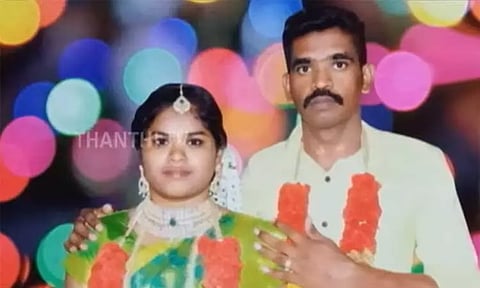 கணவரைப் பிரிந்த சோகத்தில் 10 மாத பெண்குழந்தையை கழுத்தை நெரித்து கொன்றுவிட்டு தற்கொலை செய்து கொண்ட பெண்