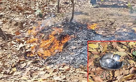 பூமிக்கு அடியில் நக்சல்கள் பதுக்கி வைத்திருந்த 2 கிலோ வெடிபொருட்கள் பறிமுதல்