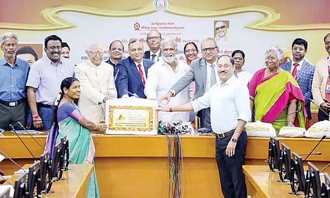 8 கோவில்களில் இருக்கும் 130 கிலோ நகைகளை உருக்கி தங்க பத்திரத்தில் முதலீடு - அமைச்சர் சேகர்பாபு தகவல்