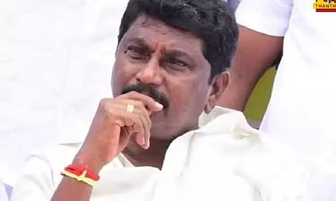 அவதூறு பேச்சு - ஏ.வி.ராஜுவுக்கு நோட்டீஸ்