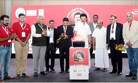 சென்னையில் 500 இடங்களில் இலவச வைபை வசதி: முதல்-அமைச்சர் மு.க.ஸ்டாலின் தொடங்கி வைத்தார்