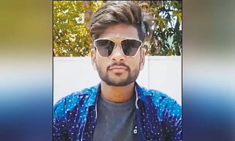 திருமணமான மறுநாளே காதலியின் உல்லாச காட்சிகளை கணவருக்கு அனுப்பிய முன்னாள் காதலன்