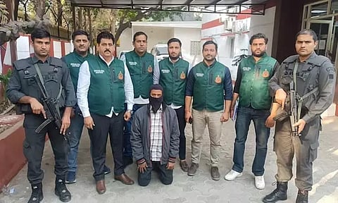 22 ஆண்டுகள் தலைமறைவு: பள்ளி ஆசிரியராக பணியாற்றி வந்த பயங்கரவாதி கைது