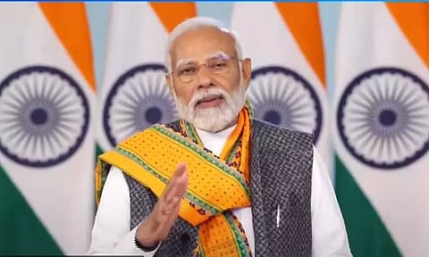 தமிழகத்தில் உலகத்தரத்தில் மேம்படுத்தப்படும் 34 ரெயில் நிலையங்கள்: பிரதமர் மோடி அடிக்கல் நாட்டினார்