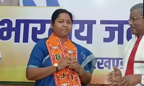 ஜார்கண்ட் காங்கிரஸ் எம்.பி. கீதா கோரா பா.ஜ.க.வில் இணைந்தார்