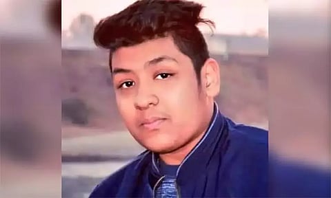 பார்ட்டியில் தகராறு.. கல்லூரி மாணவனை கொன்று வயலில் புதைத்த நண்பர்கள்