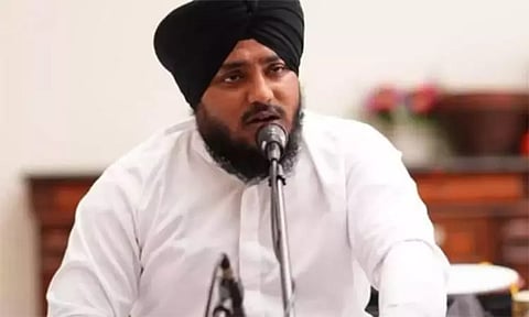 அமெரிக்காவில் பயங்கரம்.. குருத்வாரா வாசலில் சீக்கிய இசைக்கலைஞர் சுட்டுக்கொலை