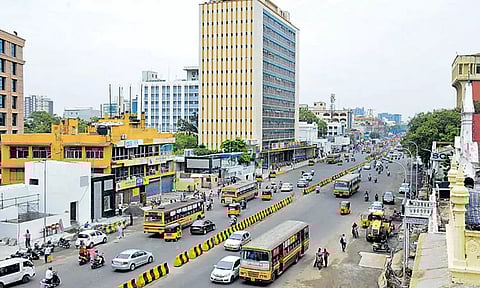 மெட்ரோ ரெயில் நிலைய கட்டுமான பணிகள்: அண்ணாசாலையில் போக்குவரத்து மாற்றம்..விவரம்