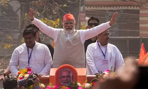 மே.வங்கத்தில் ரூ.15 ஆயிரம் கோடி மதிப்பிலான திட்டங்களுக்கு அடிக்கல் நாட்டினார் பிரதமர் மோடி