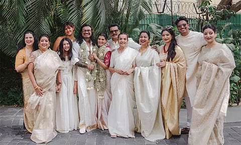 நடிகை வரலட்சுமி திருமண நிச்சயதார்த்தம்