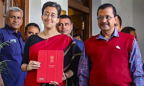 பெண்களுக்கு மாதம் ரூ.1,000 உதவித்தொகை: டெல்லி அரசு அதிரடி அறிவிப்பு