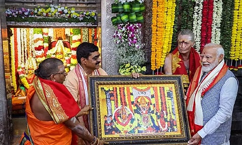 உஜ்ஜையினி மகாகாளி கோவிலில் பிரதமர் மோடி வழிபாடு