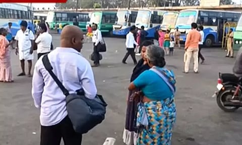 புதுச்சேரியில் முழு அடைப்பு போராட்டம்: கடலூர், விழுப்புரத்தில் இருந்து பஸ் சேவை நிறுத்தம்