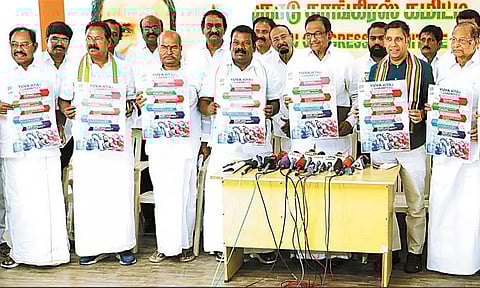 'பிரதமர் மோடியின் அறிவிப்புகள் காகித பூ போன்றது' - ப.சிதம்பரம் குற்றச்சாட்டு