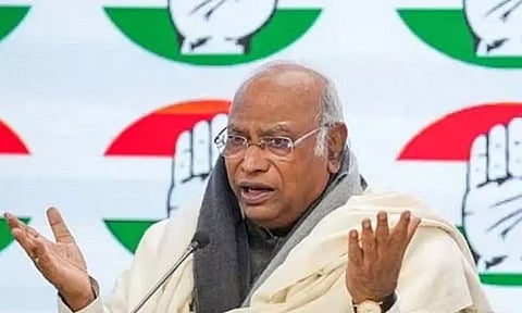 "இதை நாம் தடுத்து நிறுத்தாவிட்டால்.." தேர்தல் ஆணையர் பதவி விலகியதும் காங்கிரஸ் விடுத்த எச்சரிக்கை