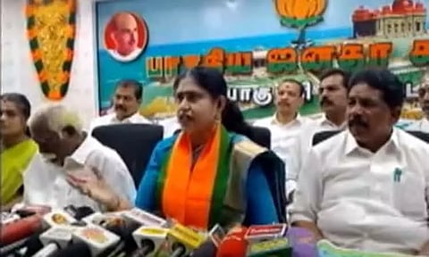 'மகளிர் உரிமைத் தொகை அனைவருக்கும் கிடைக்கவில்லை; அதைத்தான் குஷ்பு கேட்டுள்ளார்' - விஜயதாரணி