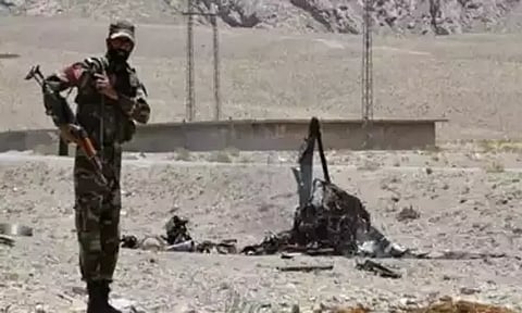 பாகிஸ்தான் சோதனைச் சாவடியில் பயங்கரவாதிகள் தாக்குதல் - 7 ராணுவ வீரர்கள் பலி