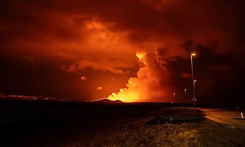 மூன்று மாதங்களில் 4வது முறை.. ஐஸ்லாந்தில் வெடித்து சிதறிய எரிமலை