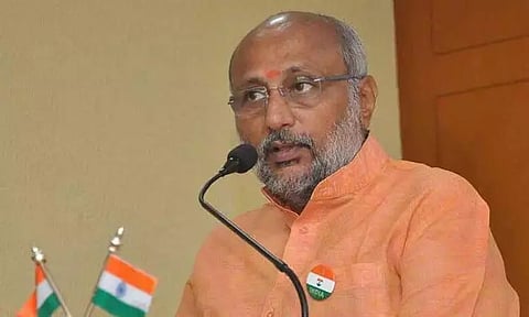 தமிழிசையின் ராஜினாமா ஏற்பு; தெலுங்கானா, புதுச்சேரி கவர்னராக சி.பி.ராதாகிருஷ்ணனுக்கு கூடுதல் பொறுப்பு