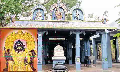 காவல் தெய்வமாக விளங்கும் கோலவிழி அம்மன்