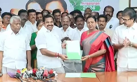 அ.தி.மு.க. கூட்டணியில் தே.மு.தி.க. 5 இடங்களில் போட்டி: ஒப்பந்தம் கையெழுத்தானது