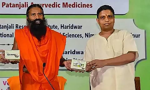 ராம்தேவ், பாலகிருஷ்ணா