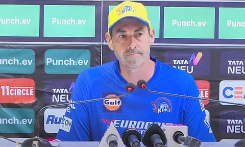 கேப்டன் பொறுப்பில் இருந்து தோனி மாற்றப்பட்டது ஏன் ? பிளமிங் விளக்கம்