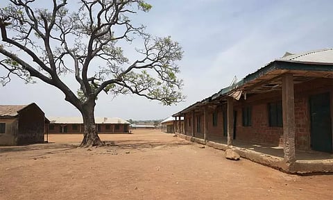 மாணவர்கள் கடத்தப்பட்ட பள்ளி வளாகம்