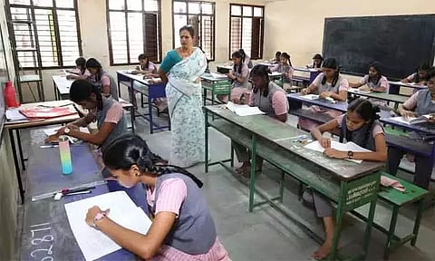 10ம் வகுப்பு பொதுத்தேர்வு - 17,633 பேர் ஆப்சென்ட்