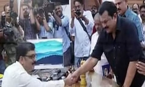 கொல்லம் தொகுதியில் போட்டியிட நடிகர் முகேஷ் வேட்புமனு தாக்கல்