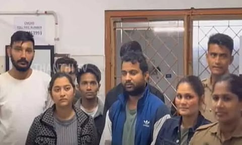 கொடைக்கானலில் சுற்றுலா பயணிகளை குறிவைத்து மோசடியில் ஈடுபட்ட வடமாநில கும்பல்