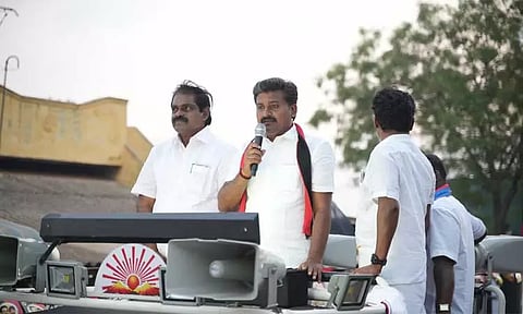 தி.மு.க. வேட்பாளர் பிரசாரத்தில் 50 வாகனங்கள் - போலீசார் வழக்கு